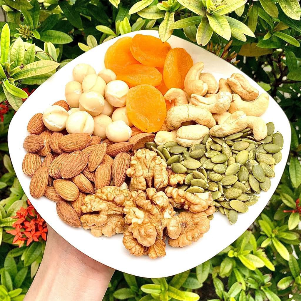 nhu cầu năng lượng và protein người trưởng thành